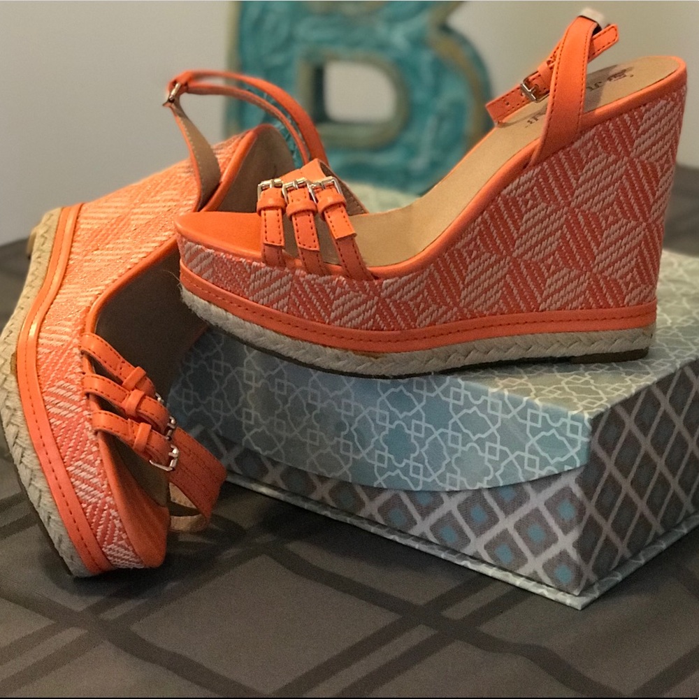 NEW!! - Just fab Zuma orange wedges